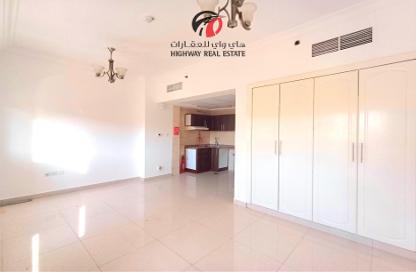 Apartment - 1 Bathroom for rent in Al Warsan 4 - Al Warsan - Dubai