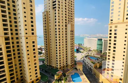 Apartment - 2 Bedrooms - 2 Bathrooms for rent in Rimal 1 - Rimal - Jumeirah Beach Residence - Dubai