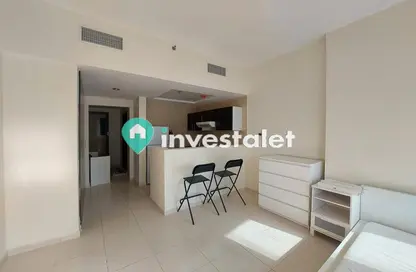 Apartment - 1 Bathroom for rent in Royal Residence 1 - Royal Residence - Dubai Sports City - Dubai