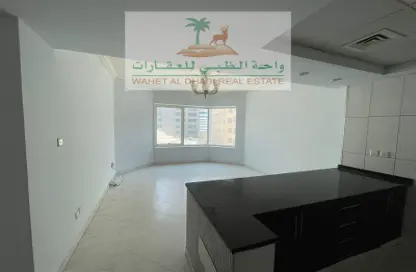 Apartment - 1 Bedroom - 1 Bathroom for rent in Al Fardan Centre - Al Majaz 3 - Al Majaz - Sharjah