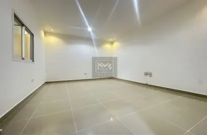 Apartment - 1 Bathroom for rent in Al Mushrif Villas - Al Mushrif - Abu Dhabi