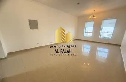 Apartment - 1 Bathroom for rent in Capital Tower - Al Wahda - Sharjah