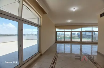 شقة - 4 غرف نوم - 5 حمامات للايجار في مجمع الوزارات - خليفة بارك - الطريق الشرقي - أبوظبي
