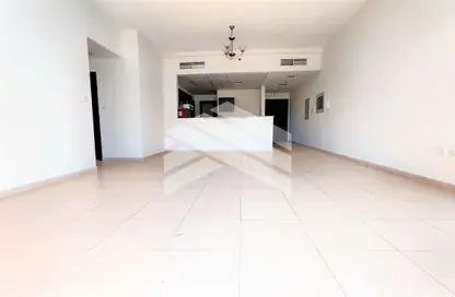 Apartment - 1 Bedroom - 1 Bathroom for sale in Mazaya 8 - Queue Point - Dubai Land - Dubai