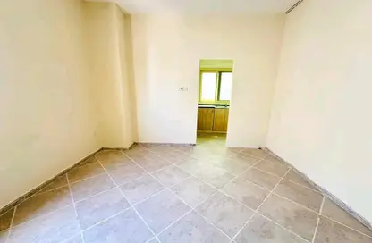 Apartment - 1 Bathroom for rent in Fire Station Road - Muwaileh - Sharjah