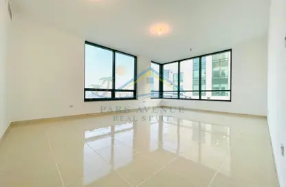 Apartment - 2 Bedrooms - 2 Bathrooms for rent in Hamdan Street - Abu Dhabi