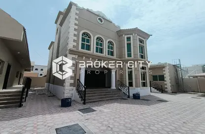 Villa - 5 Bedrooms - 7 Bathrooms for rent in Shakhbout City - Abu Dhabi