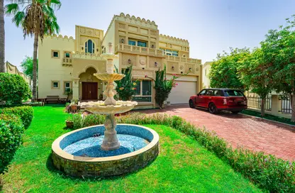 Villa - 6 Bedrooms - 5 Bathrooms for sale in Cluster 28 - Jumeirah Islands - Dubai