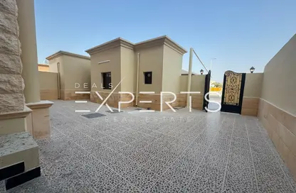 Villa - 5 Bedrooms - 7 Bathrooms for rent in Khalifa City A Villas - Khalifa City A - Khalifa City - Abu Dhabi