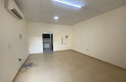 Apartment - 1 Bathroom for rent in Leetag - Al Ain Industrial Area - Al Ain