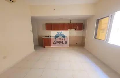 Apartment - 1 Bathroom for rent in Muwailih Building - Muwaileh - Sharjah