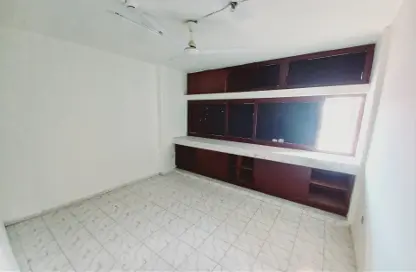 Apartment - 2 Bedrooms - 1 Bathroom for rent in Rolla Square - Rolla Area - Sharjah