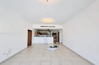 Apartment - 3 Bedrooms - 4 Bathrooms for rent in Dubai Silicon Oasis - Dubai