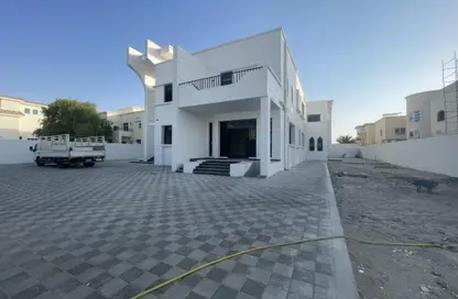 Villa - 5 Bedrooms - 7 Bathrooms for rent in Shakhbout City - Abu Dhabi