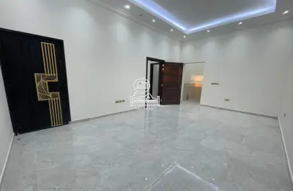 Apartment - 1 Bedroom - 2 Bathrooms for rent in Shakhbout City - Abu Dhabi