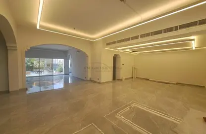 Villa - 4 Bedrooms - 5 Bathrooms for rent in Umm Suqeim 1 - Umm Suqeim - Dubai