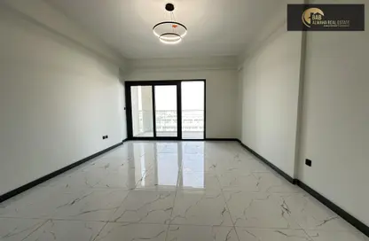 Apartment - 1 Bathroom for rent in Rukan Tower - Dubai Land - Dubai