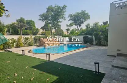 Villa - 4 Bedrooms - 4 Bathrooms for rent in Meadows 2 - Meadows - Dubai