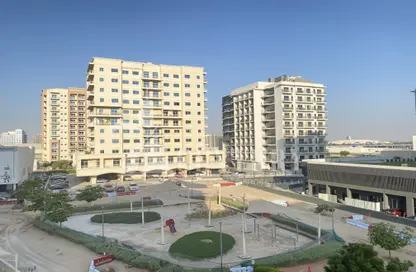 Apartment - 2 Bedrooms - 3 Bathrooms for rent in Mazaya 18 - Queue Point - Dubai Land - Dubai