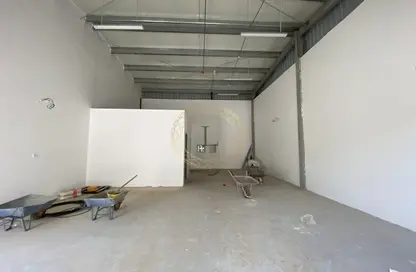 Warehouse - Studio - 1 Bathroom for rent in Wadi AL AIN 1 - Al Noud - Al Ain