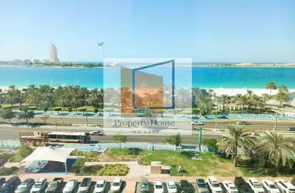 Apartment - 4 Bedrooms - 5 Bathrooms for rent in 3 Sails Tower - Corniche Road - Abu Dhabi