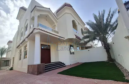 Villa - 4 Bedrooms - 5 Bathrooms for rent in Jumeirah 3 Villas - Jumeirah 3 - Jumeirah - Dubai