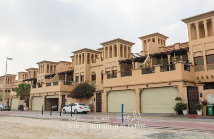 Villa - 4 Bedrooms - 6 Bathrooms for rent in Jumeirah 3 - Jumeirah - Dubai