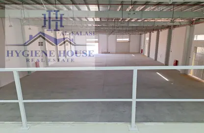 Warehouse - Studio - 2 Bathrooms for rent in Umm Al Thuoob - Umm Al Quwain