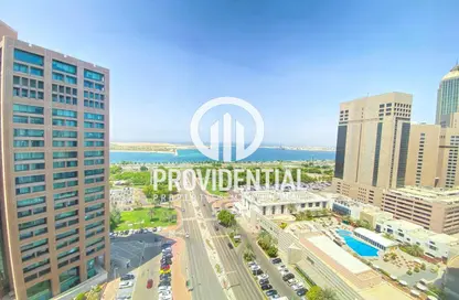 Apartment - 3 Bedrooms - 5 Bathrooms for rent in Al Reem Tower - Corniche Road - Abu Dhabi