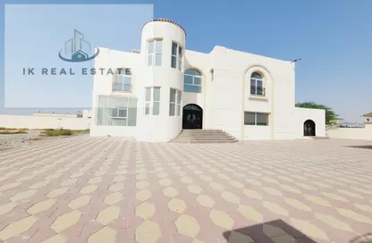 Villa - 5 Bedrooms - 5 Bathrooms for rent in Al Suyoh - Sharjah