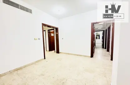 Apartment - 3 Bedrooms - 3 Bathrooms for rent in Hamdan Street - Abu Dhabi