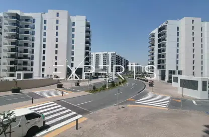 Apartment - 3 Bedrooms - 4 Bathrooms for sale in Waters Edge - Yas Island - Abu Dhabi