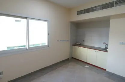 Apartment - 1 Bathroom for rent in Naif - Deira - Dubai