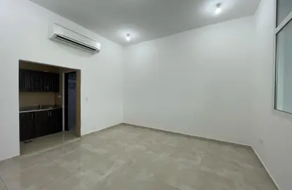 Empty Room image for: Apartment - 1 Bathroom for rent in New Shahama - Al Shahama - Abu Dhabi, Image 1
