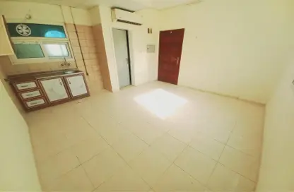 Apartment - 1 Bathroom for rent in Fire Station Road - Muwaileh - Sharjah