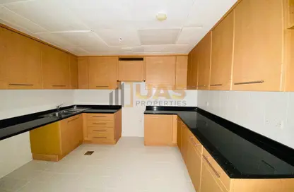 Apartment - 2 Bedrooms - 3 Bathrooms for rent in 21st Century Tower - Sheikh Zayed Road - Dubai