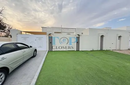 Villa - 4 Bedrooms - 5 Bathrooms for rent in Hai Hazza Mousque - Al Mutarad - Al Ain