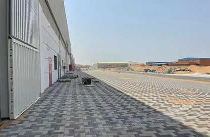 Warehouse - Studio - 2 Bathrooms for rent in Umm Al Thuoob - Umm Al Quwain