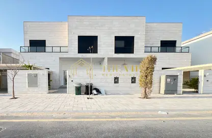 Villa - 5 Bedrooms - 7 Bathrooms for rent in Nad Al Sheba Gardens - Nad Al Sheba 1 - Nad Al Sheba - Dubai