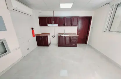 Apartment - 1 Bathroom for rent in Muwailih Building - Muwaileh - Sharjah