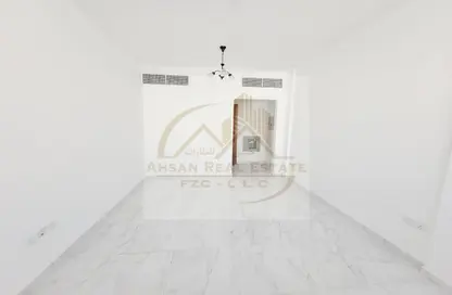 Apartment - 1 Bedroom - 1 Bathroom for rent in AlFalah - Muwaileh Commercial - Sharjah