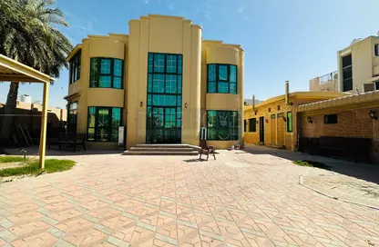 Villa - 6 Bedrooms - 7 Bathrooms for sale in Al Jazzat - Al Riqqa - Sharjah