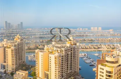 Apartment - 1 Bathroom for rent in The Palm Tower - Palm Jumeirah - Dubai