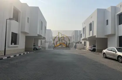 Compound - 4 Bedrooms - 5 Bathrooms for rent in Al Seef Village - Al Salam Street - Abu Dhabi