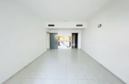 Apartment - 3 Bedrooms - 3 Bathrooms for rent in Mankhool Building - Mankhool - Bur Dubai - Dubai