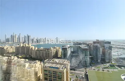 Apartment - 1 Bathroom for sale in The Palm Tower - Palm Jumeirah - Dubai