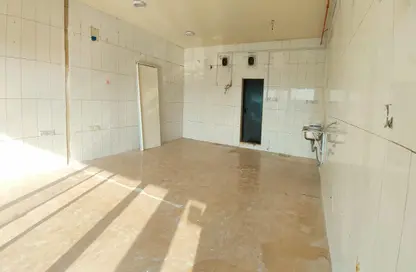 Shop - Studio - 1 Bathroom for rent in M-17 - Mussafah Industrial Area - Mussafah - Abu Dhabi