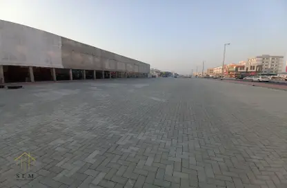 Located Close to Ajman China Mall - Footfall Spot