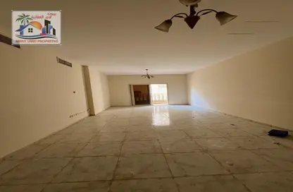 Apartment - 2 Bedrooms - 2 Bathrooms for rent in Al Khan Lagoon - Al Khan - Sharjah