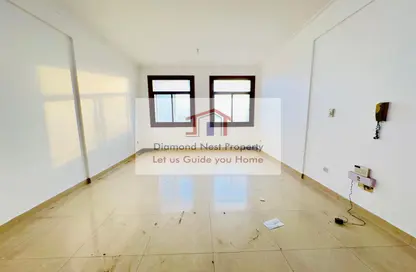 Apartment - 2 Bedrooms - 2 Bathrooms for rent in Al Taghreed Tower - Airport Road - Abu Dhabi